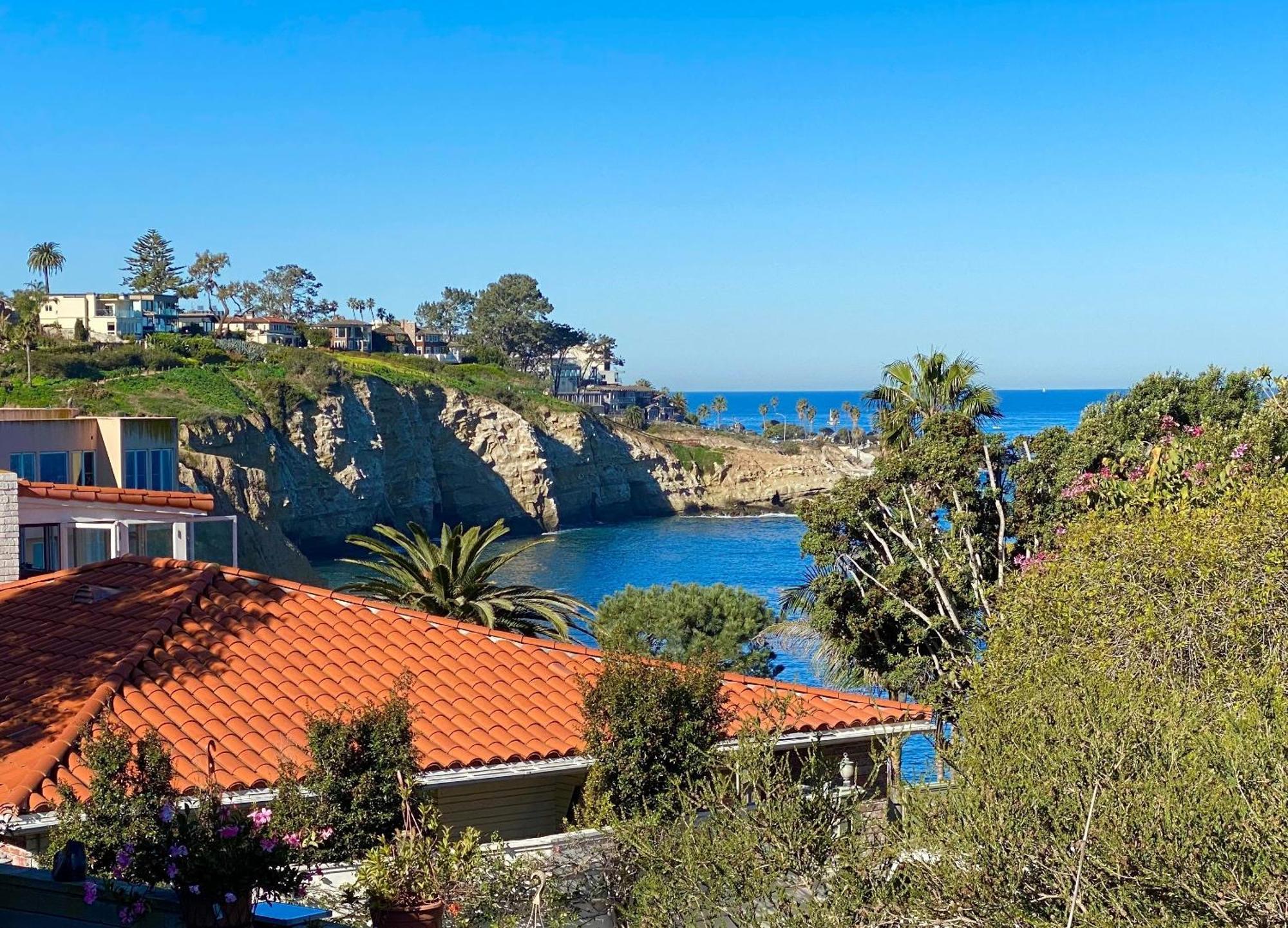 T1740 - Ocean View Estate Holiday home